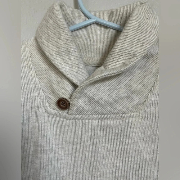 Old Navy 4T cream knitted sweater /cardigan w/ button accent‎ closure and collar - Picture 4 of 6